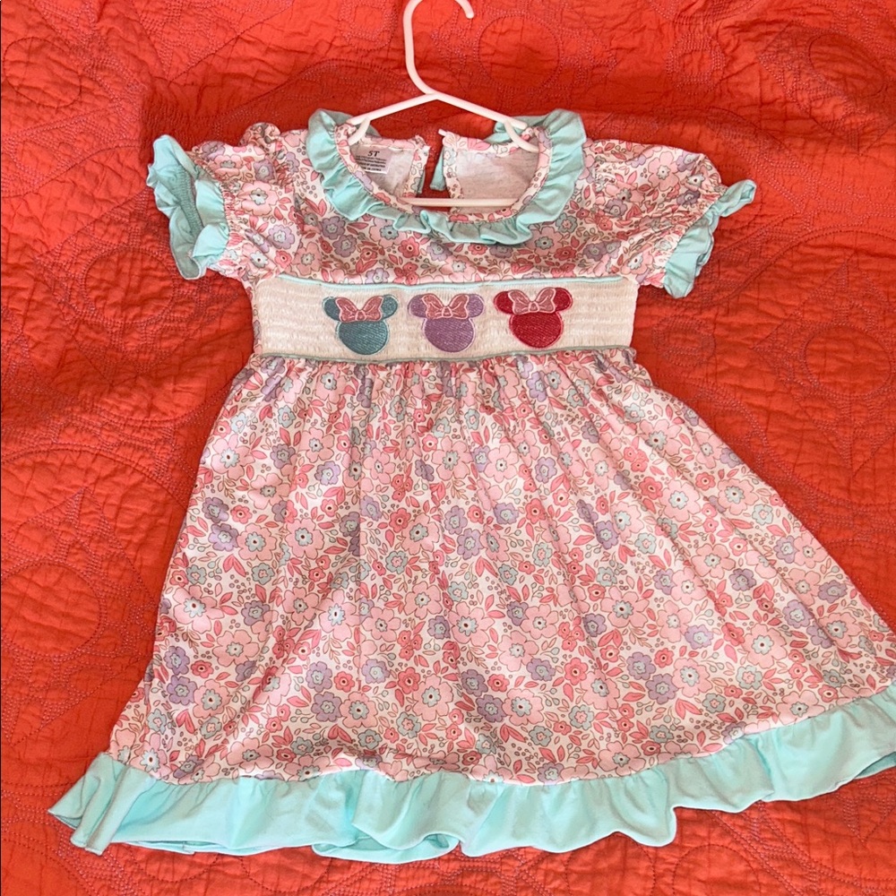 EUC SMOCKED MINNIE PASTEL Floral Dress with Ruffle Trim 5T